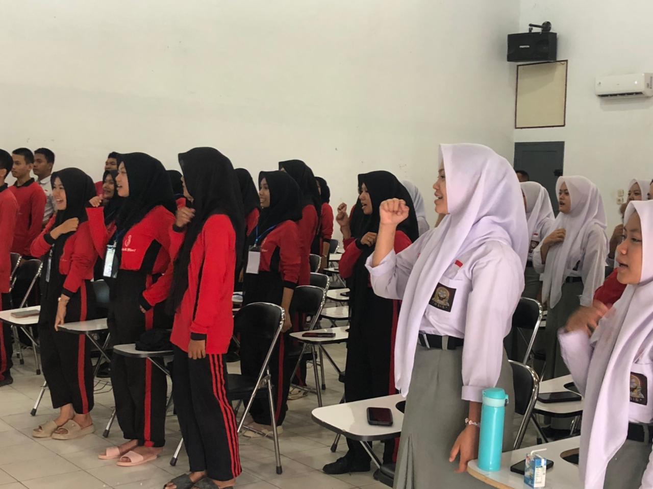 Sosialisasi Pendidikan Pemilih Pemula di SMK Negeri 1 Stabat 15 Desember 2025